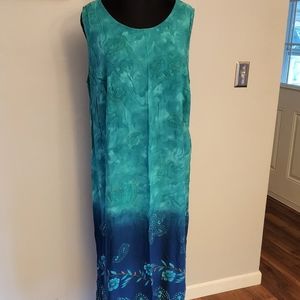 Cute, pillar style sleeveless R&K  maxi dress.